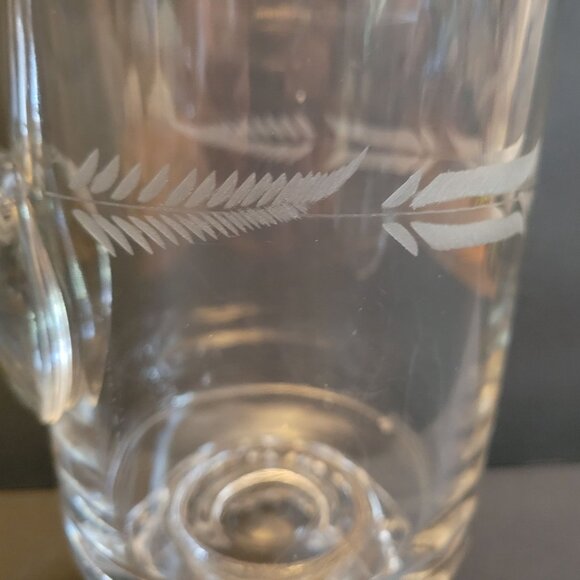 Vintage Clear Glass Etched Fern Pattern Pitcher With Ruffled Edge & Handle - Picture 6 of 11